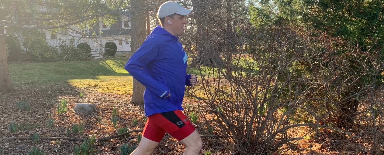 Runner finds unique way to support health care heroes