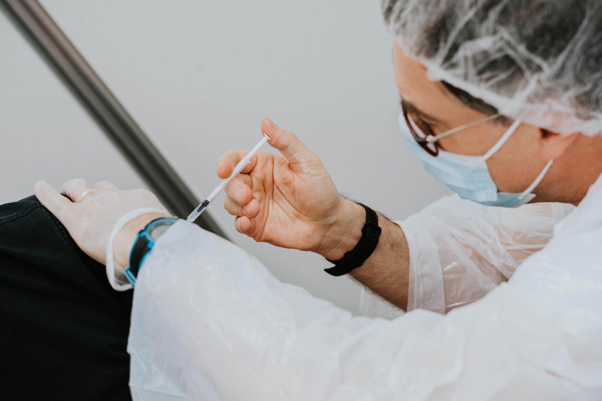 Common COVID-19 vaccine questions answered by UHN experts – UHN Foundation