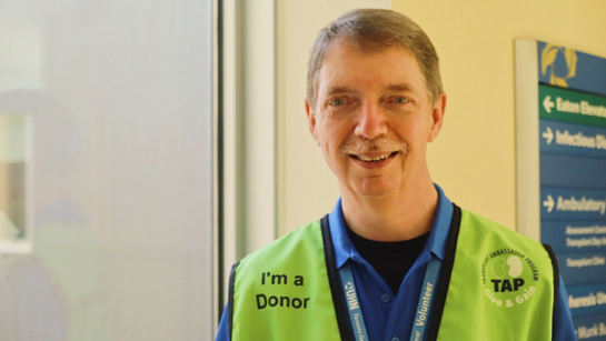 Len Hodder, a UHN Transplant Ambassador and Centre for Living Organ Donation volunteer