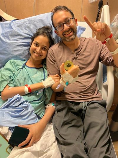 Lung and kidney transplant recipient Shilpa Raju with her husband and living kidney donor Nundhun.
